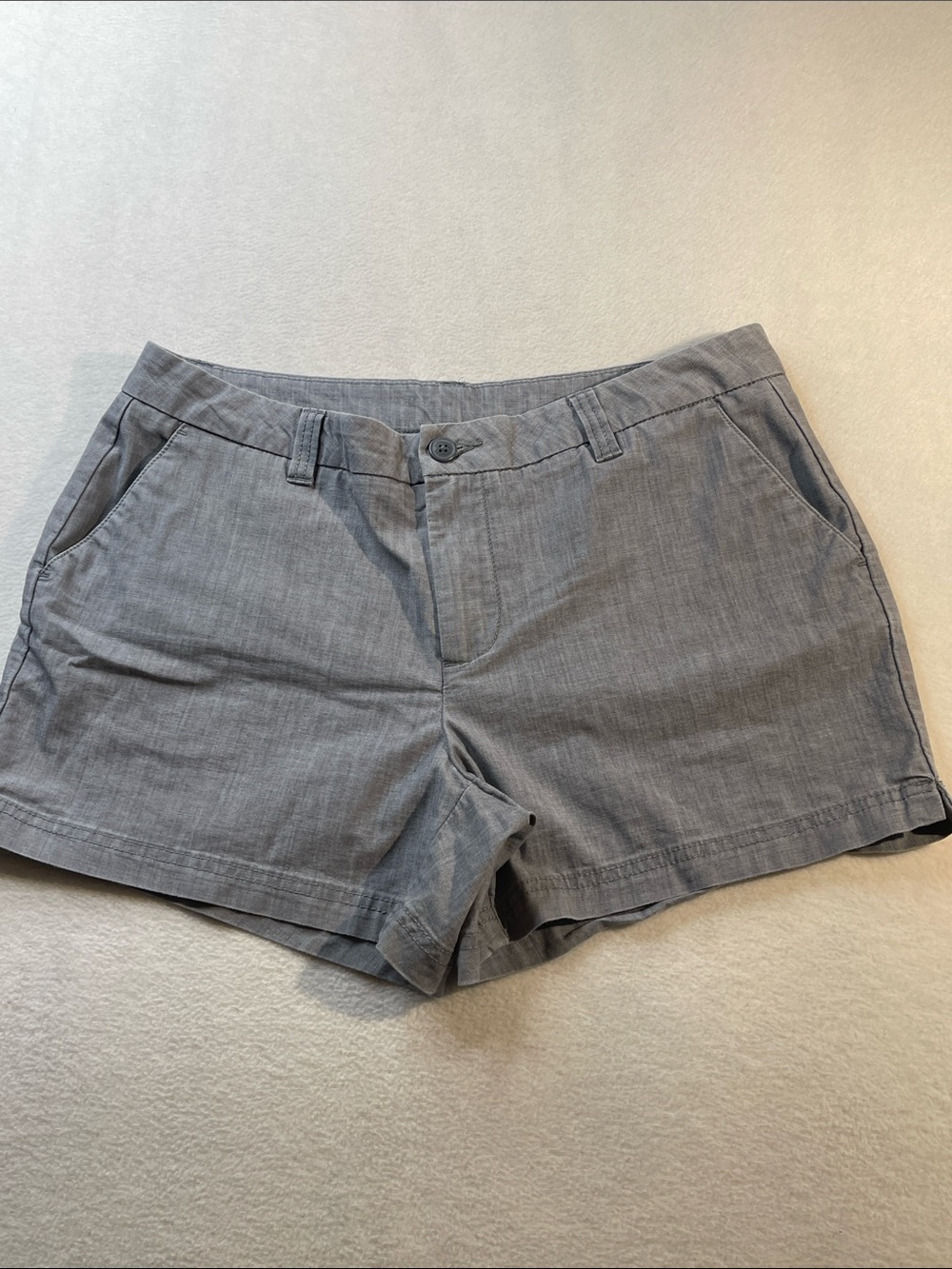 Magellan Outdoors Gray Mid-Rise Casual Shorts WOMENS SIZE 12